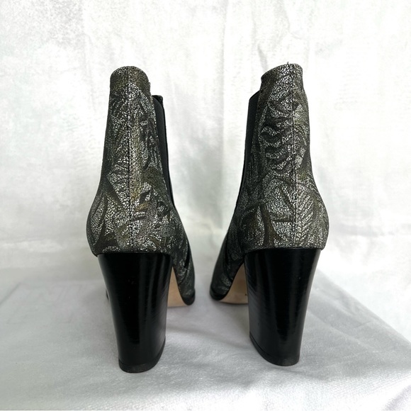 Intentionally Blank Tempo Floral Bootie - Picture 6 of 7